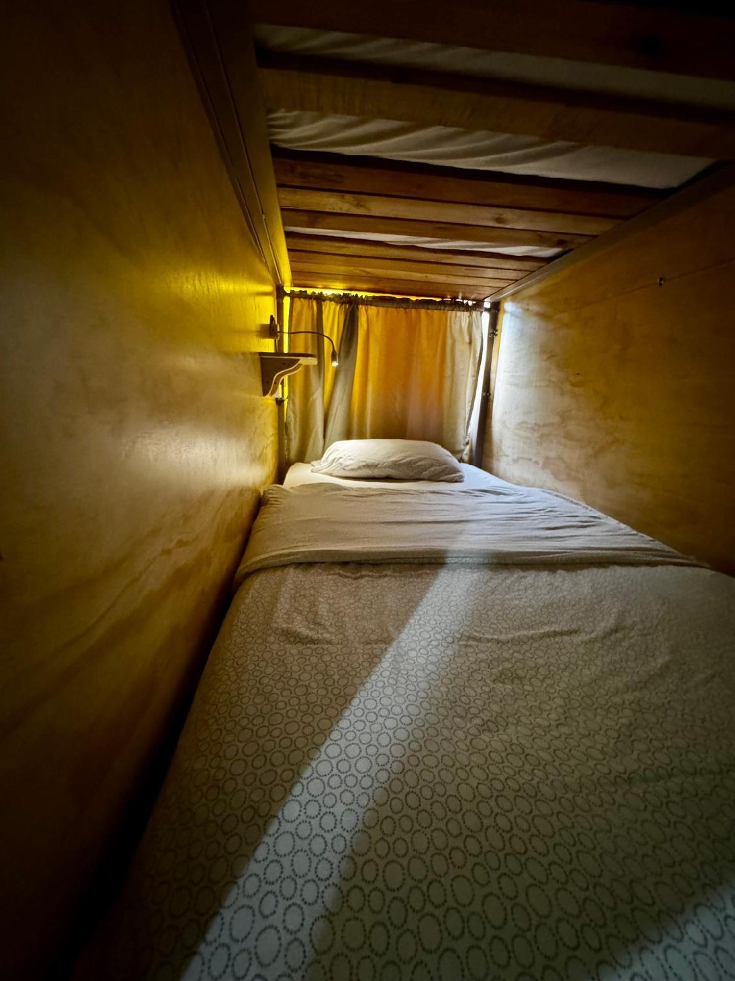 Coffee Tree Boutique Hostel Саленто Экстерьер фото